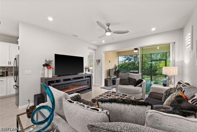 10353 Bonavie Cove DR, Fort Myers, FL 33966