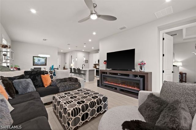 10353 Bonavie Cove DR, Fort Myers, FL 33966