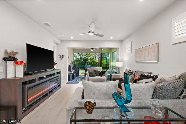 10353 Bonavie Cove DR, Fort Myers, FL 33966