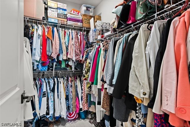 10353 Bonavie Cove DR, Fort Myers, FL 33966