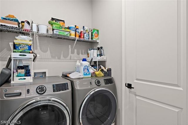 10353 Bonavie Cove DR, Fort Myers, FL 33966