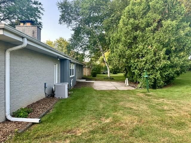 521 Alta Loma DRIVE, Thiensville, WI 53092