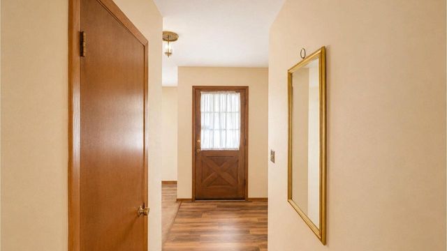 521 Alta Loma DRIVE, Thiensville, WI 53092