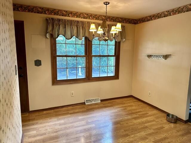 521 Alta Loma DRIVE, Thiensville, WI 53092