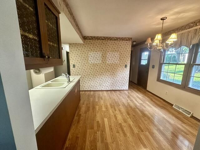 521 Alta Loma DRIVE, Thiensville, WI 53092