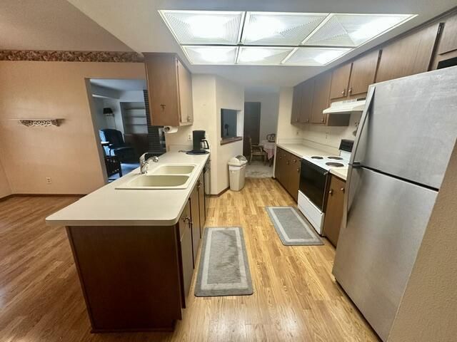 521 Alta Loma DRIVE, Thiensville, WI 53092