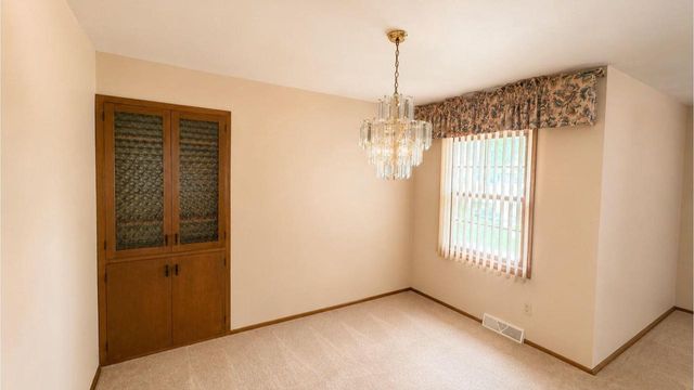 521 Alta Loma DRIVE, Thiensville, WI 53092
