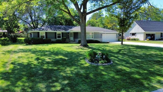 521 Alta Loma DRIVE, Thiensville, WI 53092