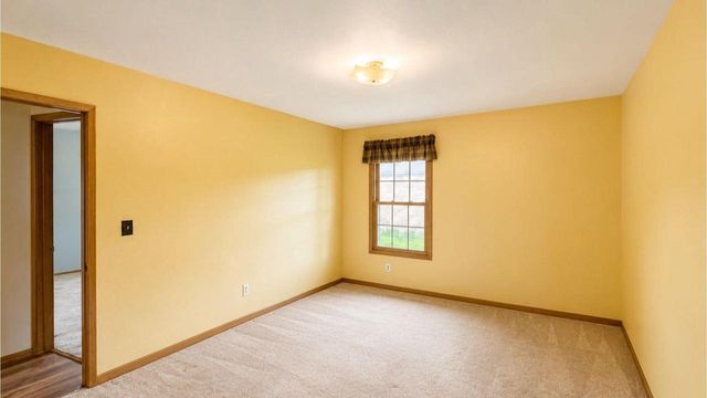 521 Alta Loma DRIVE, Thiensville, WI 53092