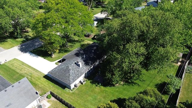 521 Alta Loma DRIVE, Thiensville, WI 53092