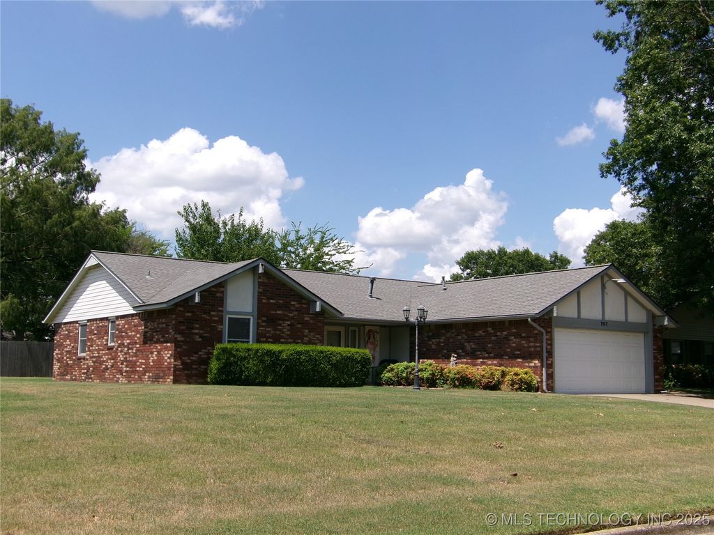 707 Foltz Lane, Muskogee, OK 74403