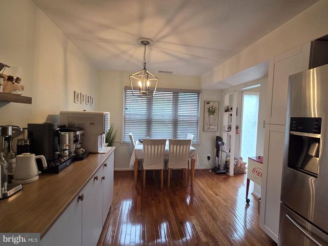 5042 CLIFFHAVEN DR, Annandale, VA 22003