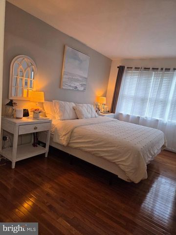 5042 CLIFFHAVEN DR, Annandale, VA 22003