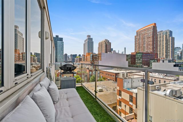 519 Borden Avenue 7B, Long Island City, NY 11101