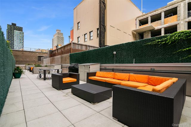 519 Borden Avenue 7B, Long Island City, NY 11101