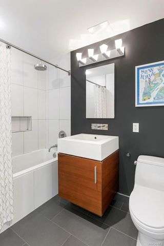 519 Borden Avenue 7B, Long Island City, NY 11101