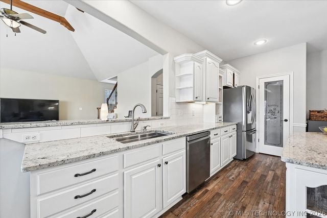 8245 S 100th Place E, Tulsa, OK 74133