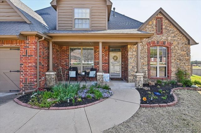 8245 S 100th Place E, Tulsa, OK 74133