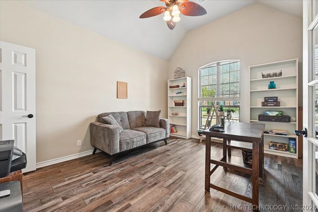 8245 S 100th Place E, Tulsa, OK 74133