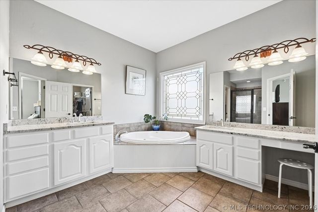 8245 S 100th Place E, Tulsa, OK 74133