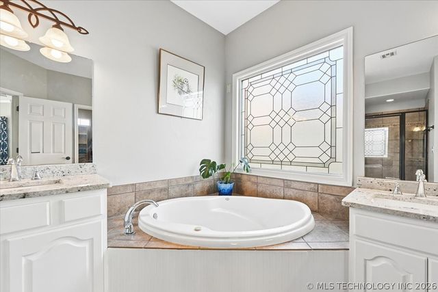 8245 S 100th Place E, Tulsa, OK 74133