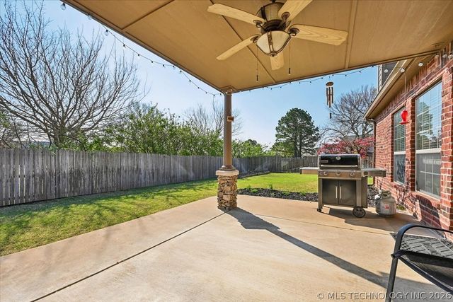 8245 S 100th Place E, Tulsa, OK 74133