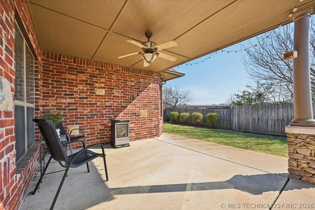 8245 S 100th Place E, Tulsa, OK 74133