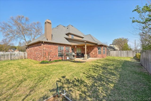 8245 S 100th Place E, Tulsa, OK 74133