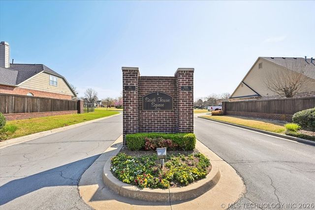 8245 S 100th Place E, Tulsa, OK 74133