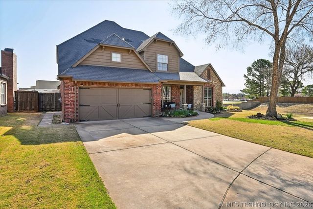 8245 S 100th Place E, Tulsa, OK 74133