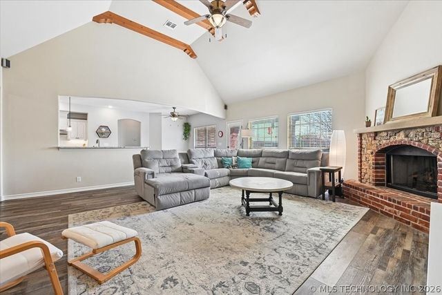 8245 S 100th Place E, Tulsa, OK 74133