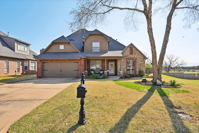 8245 S 100th Place E, Tulsa, OK 74133