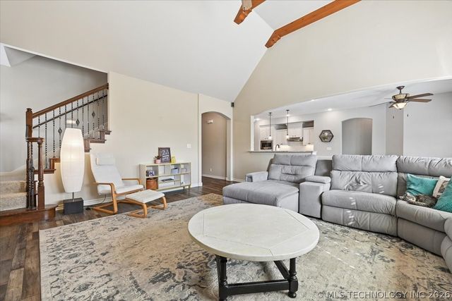 8245 S 100th Place E, Tulsa, OK 74133