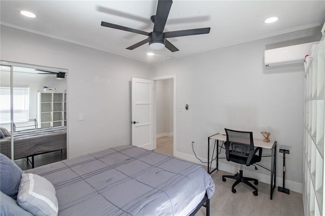 1419 S Curson Avenue A, Los Angeles, CA 90019