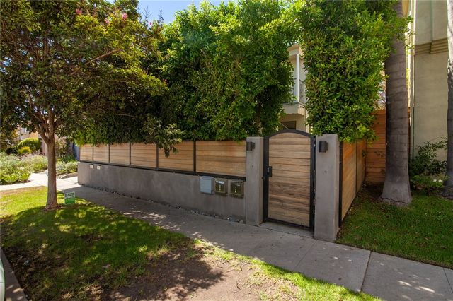 1419 S Curson Avenue A, Los Angeles, CA 90019
