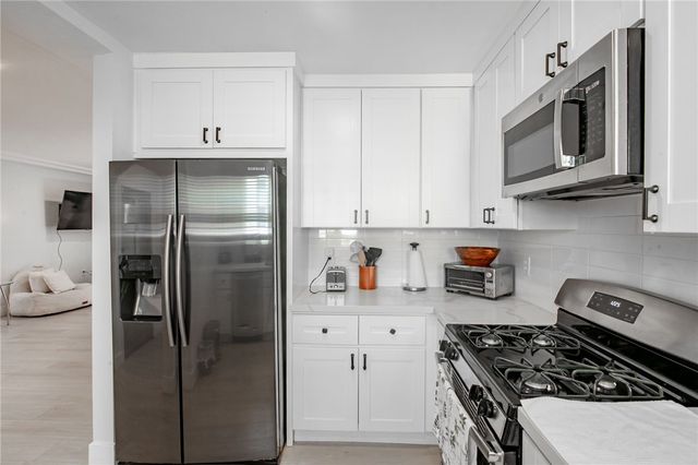 1419 S Curson Avenue A, Los Angeles, CA 90019