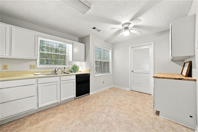 410 Rose Creek Place, Woodstock, GA 30189