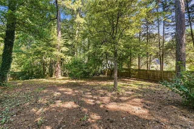 410 Rose Creek Place, Woodstock, GA 30189