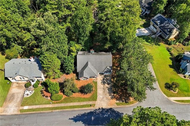 410 Rose Creek Place, Woodstock, GA 30189