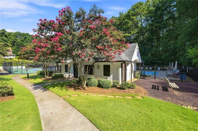 410 Rose Creek Place, Woodstock, GA 30189