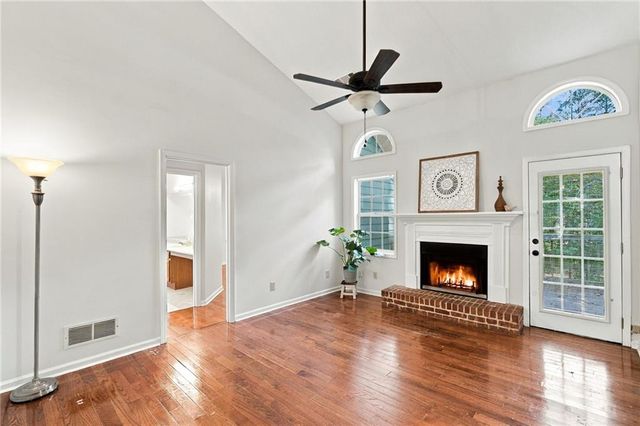 410 Rose Creek Place, Woodstock, GA 30189