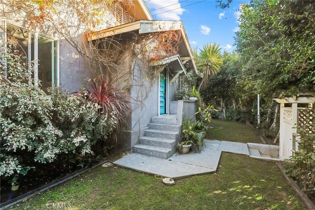 1602 Locust Avenue, Long Beach, CA 90813