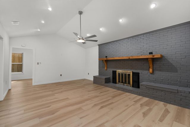 312 E Woodland Rd, Marshall, TX 75672