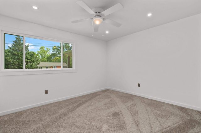 312 E Woodland Rd, Marshall, TX 75672