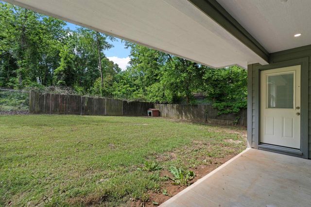 312 E Woodland Rd, Marshall, TX 75672