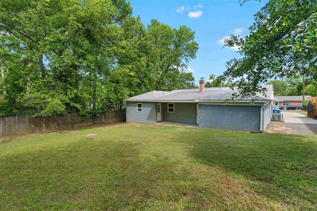 312 E Woodland Rd, Marshall, TX 75672