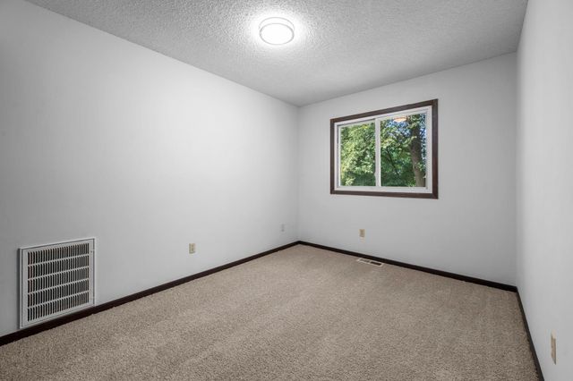 6770 Woodhill Trail, Eden Prairie, MN 55346