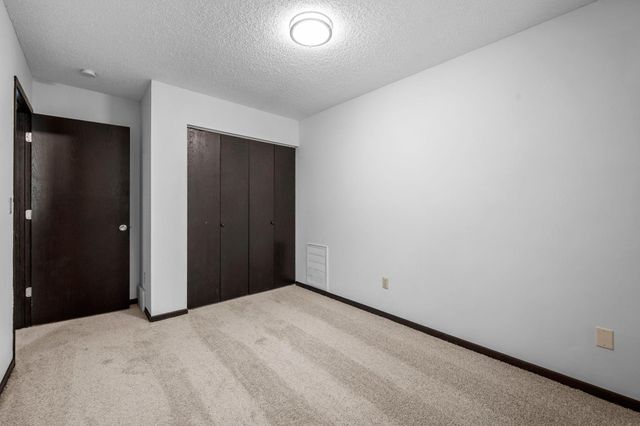 6770 Woodhill Trail, Eden Prairie, MN 55346