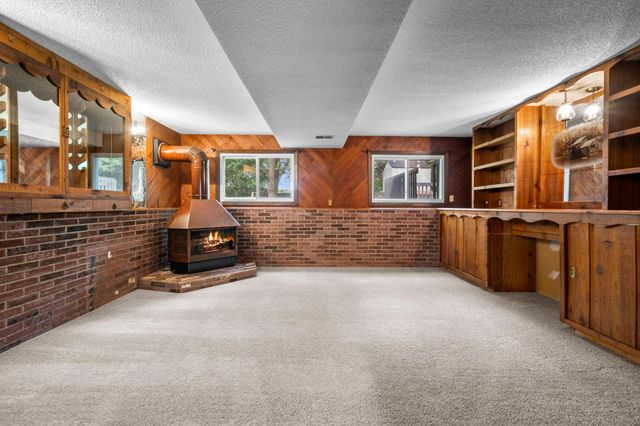 6770 Woodhill Trail, Eden Prairie, MN 55346