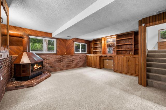 6770 Woodhill Trail, Eden Prairie, MN 55346